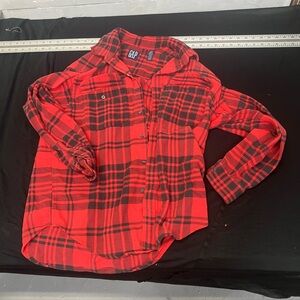 GAP Red Black Plaid Button-Up Shirt